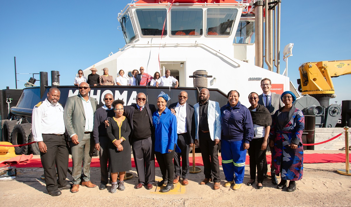 Damen Delivers New Plough Tug Mohoma To TNPA (1)